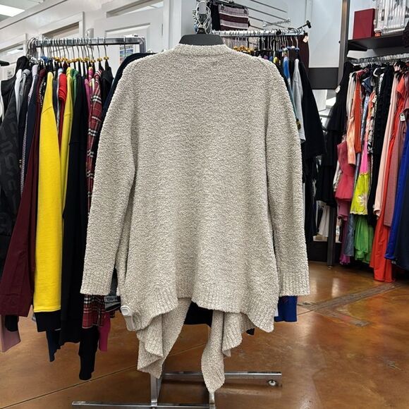 UGG Cardigan - Picture 2 of 5